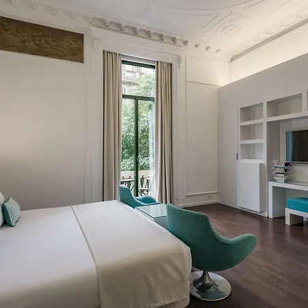 Mate Carla, Hotel Barcelona