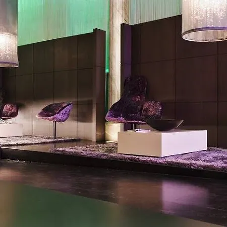 Mate Carla, Hotel Barcelona