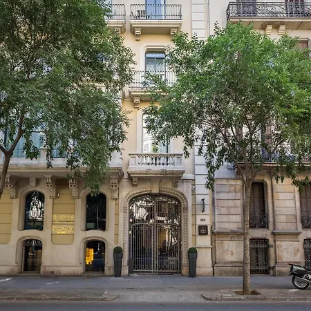 Mate Carla, Barcelona