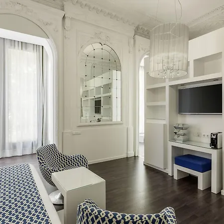 Mate Carla, Hotel 4*