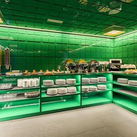 Mate Carla, Hotel Barcelona