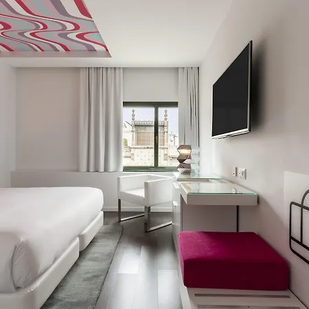 Mate Carla, Hotel Barcelona