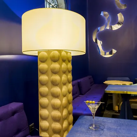 Mate Carla, Hotel Barcelona